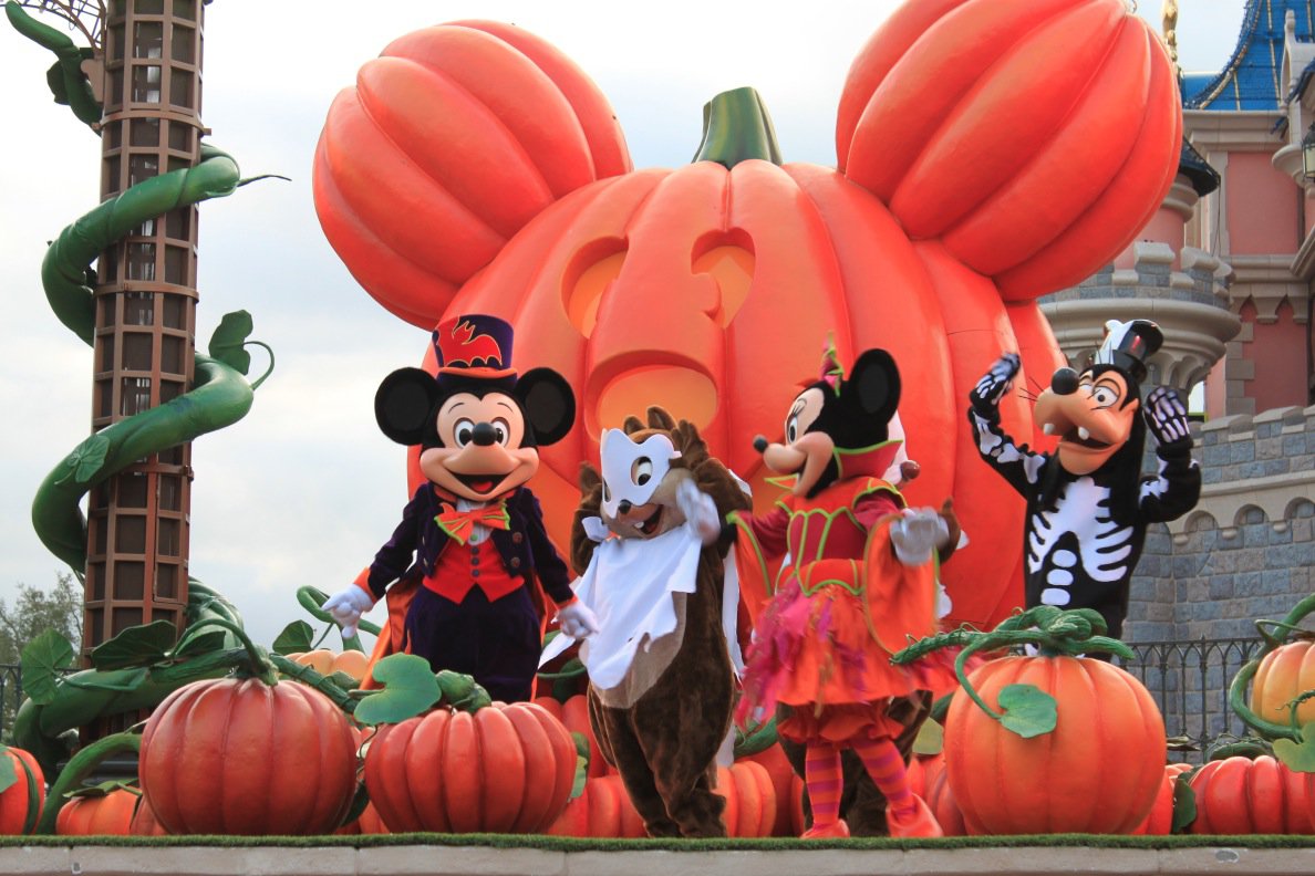 Halloween at Disneyland Paris – Photo Report - Designing Disney