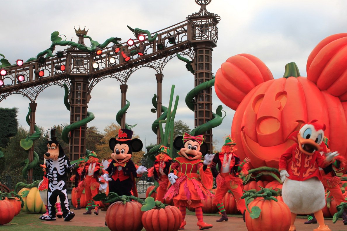 Halloween at Disneyland Paris – Photo Report - Designing Disney